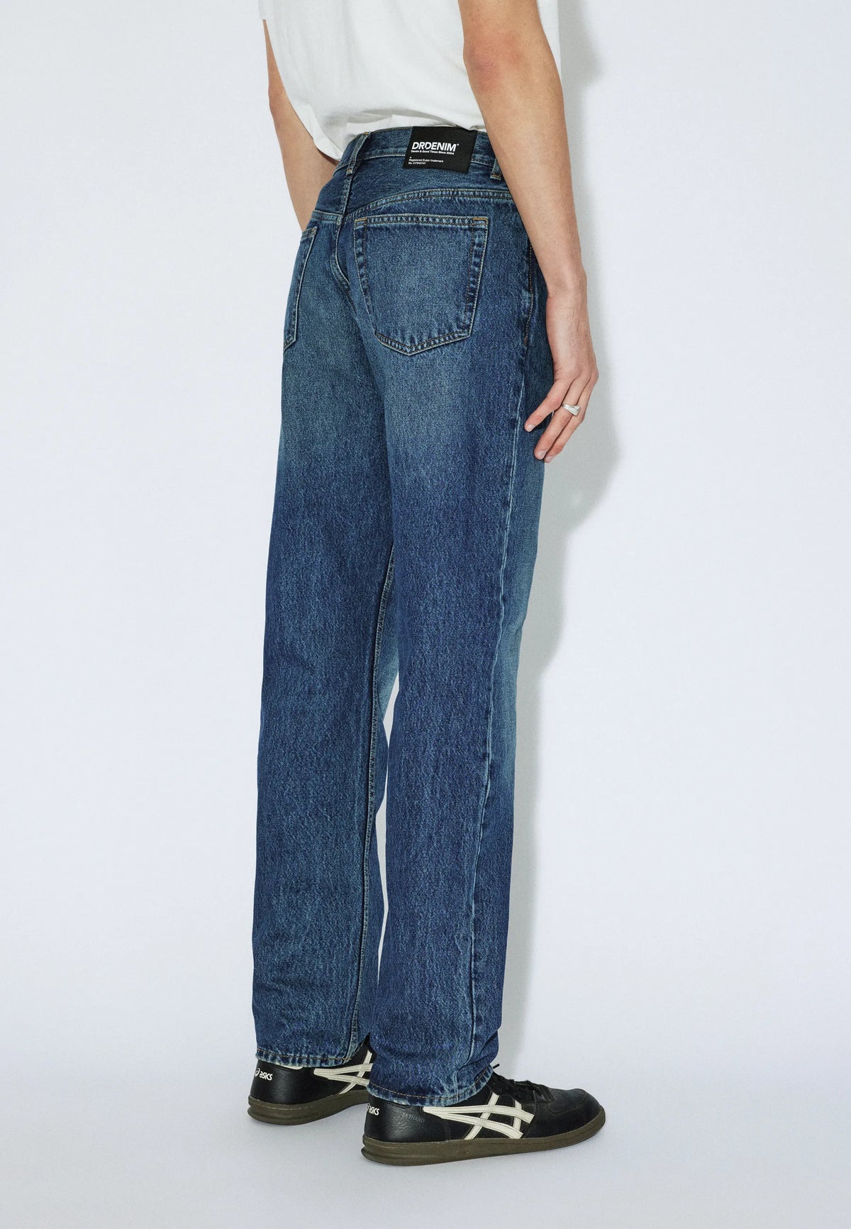 2010110L97_DrDenim_DashStraight_StreamDarkFade_Main_M4_1