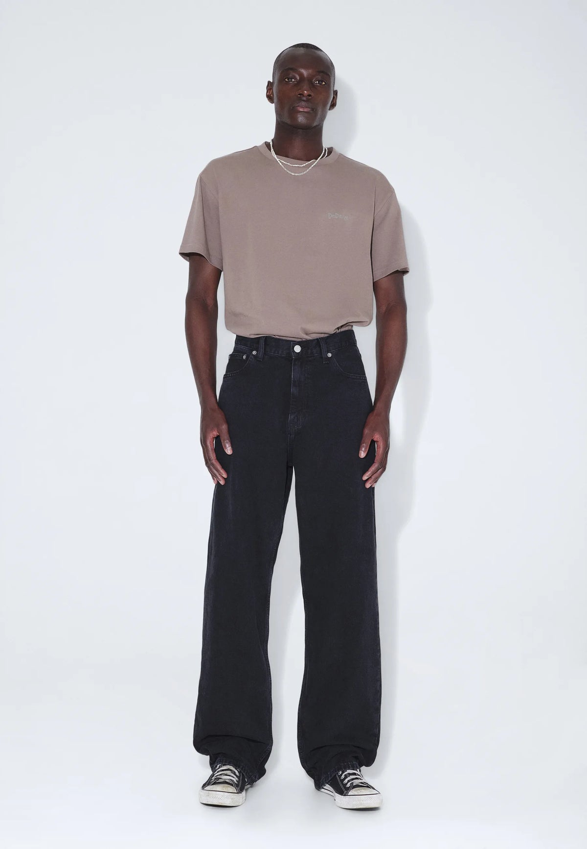 2110102A70_DrDenim_OmarRelaxed_WornBlack_Main_M1_4