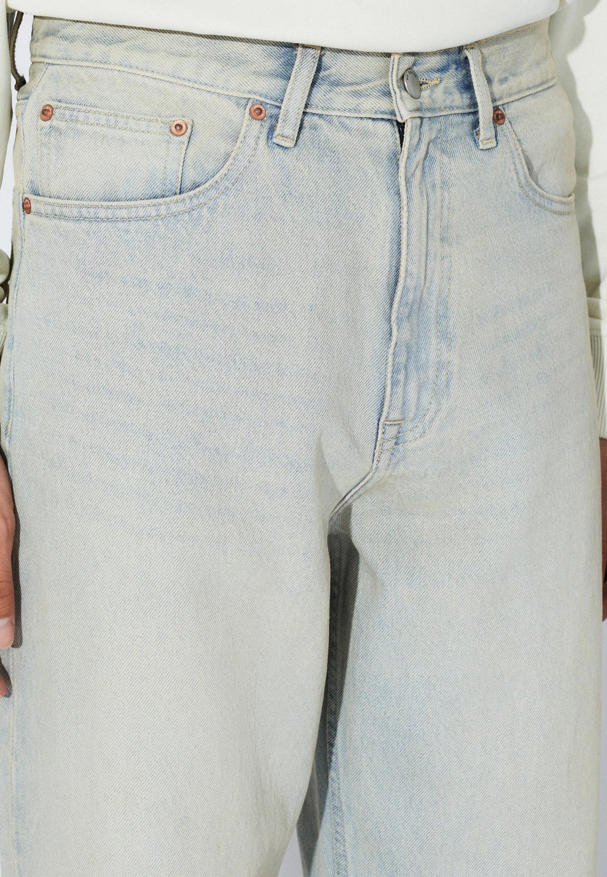2110102M12_DrDenim_OmarRelaxed_StreamLightSand_Main_M5_1