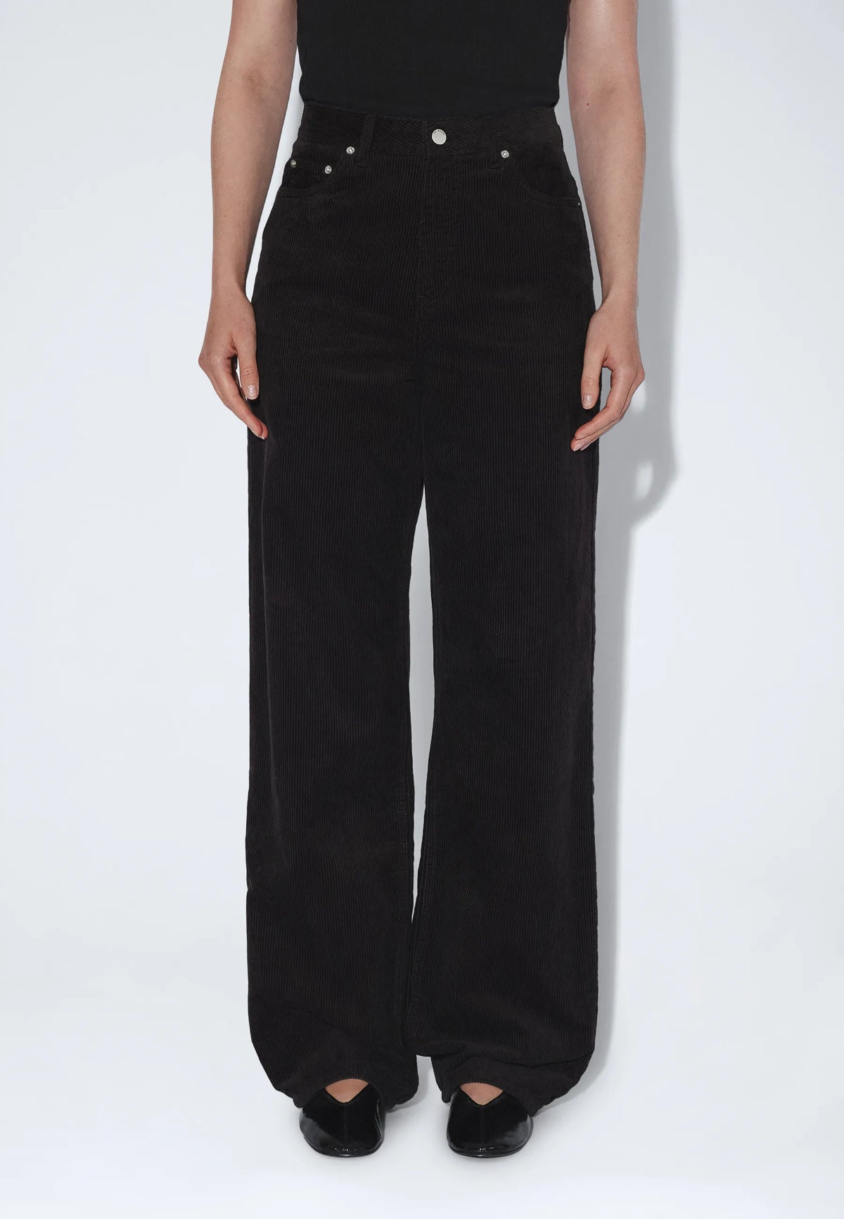 2230101102_DrDenim_DonnaHighRelaxed_BlackCord_main_W3_1