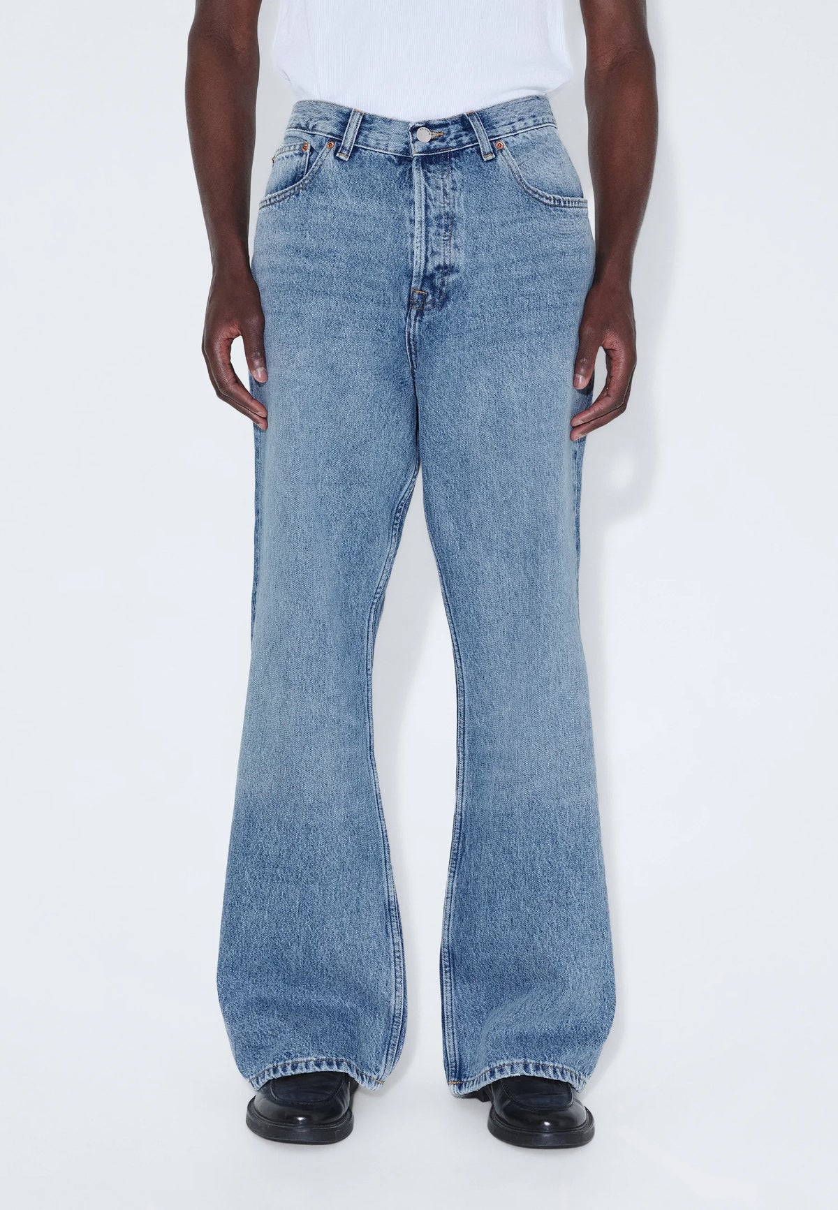 2430107K83_DrDenim_Riftwidebootcut_StreamSkyUsed_Main_M3_1
