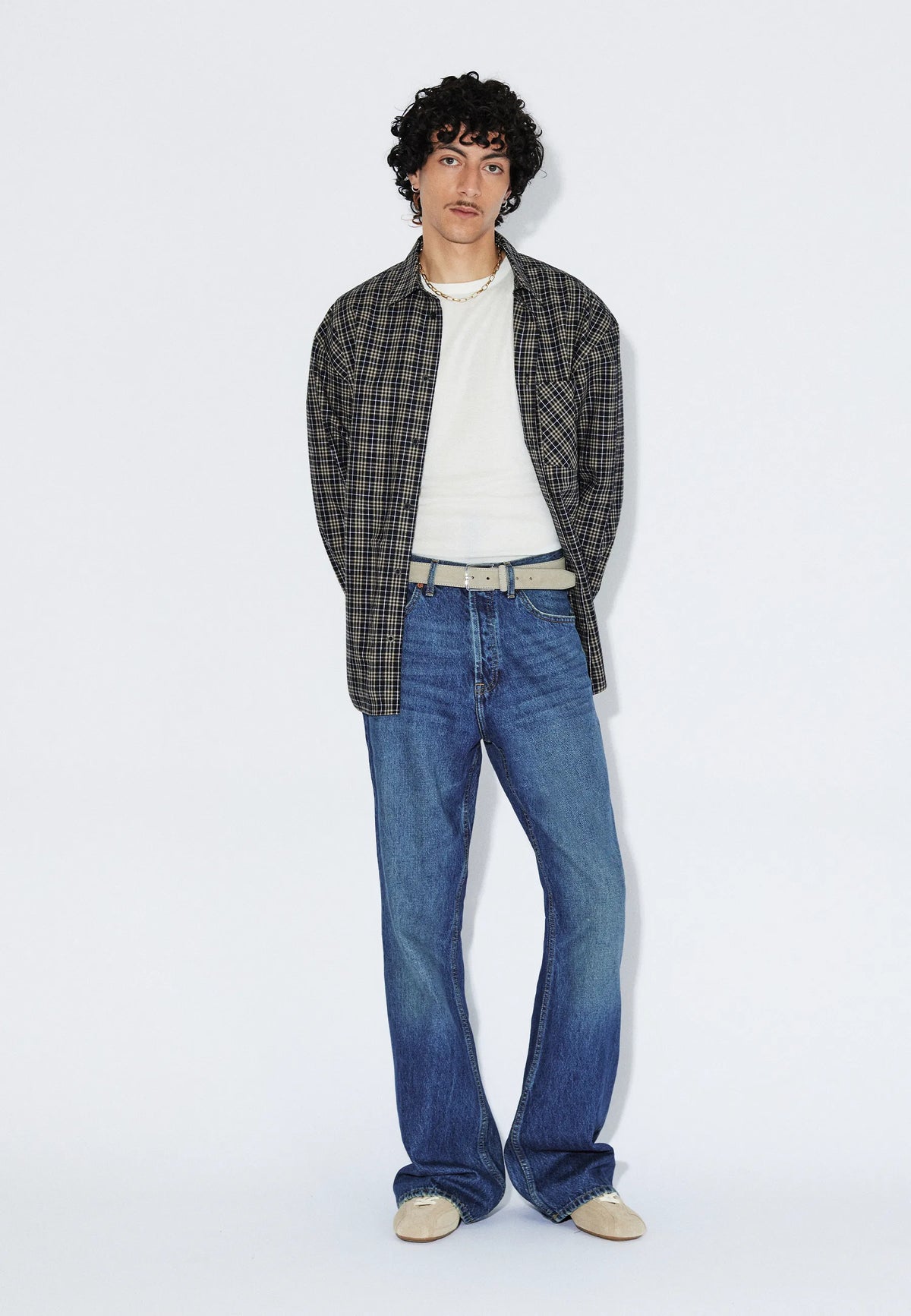 2430107L97_DrDenim_RiftWideBootcut_StreamDarkFadeVintage_Main_M1_3