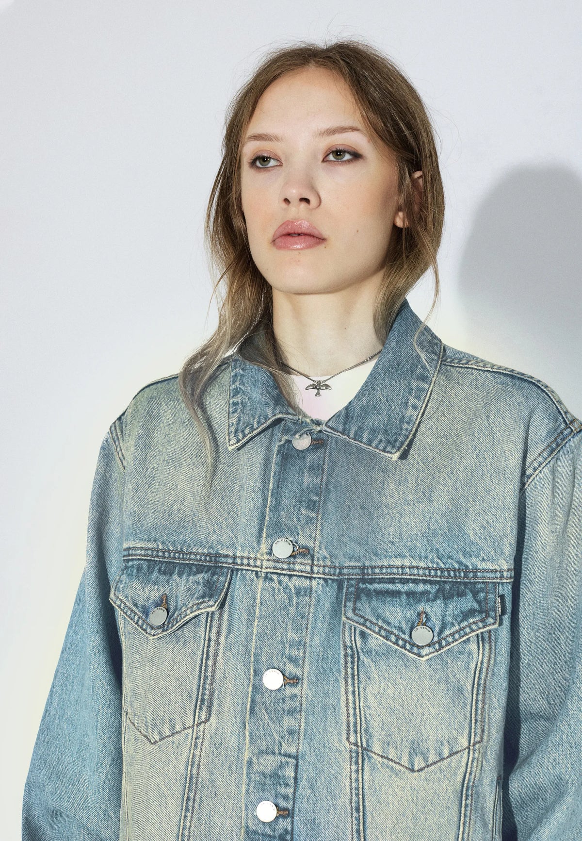 2431104L95_DrDenim_JoeyTruckerJacket_StreamSkyAged_Main_W5_1