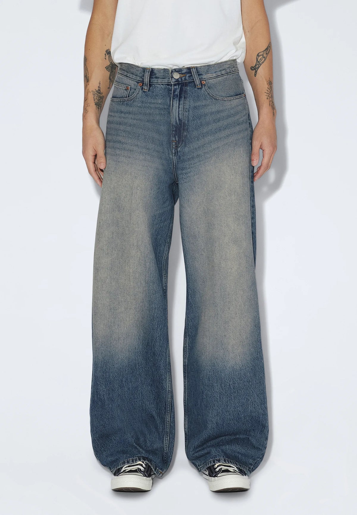 2530101L99_DrDenim_CormacBaggy_StreamMidAged_main_M3_1