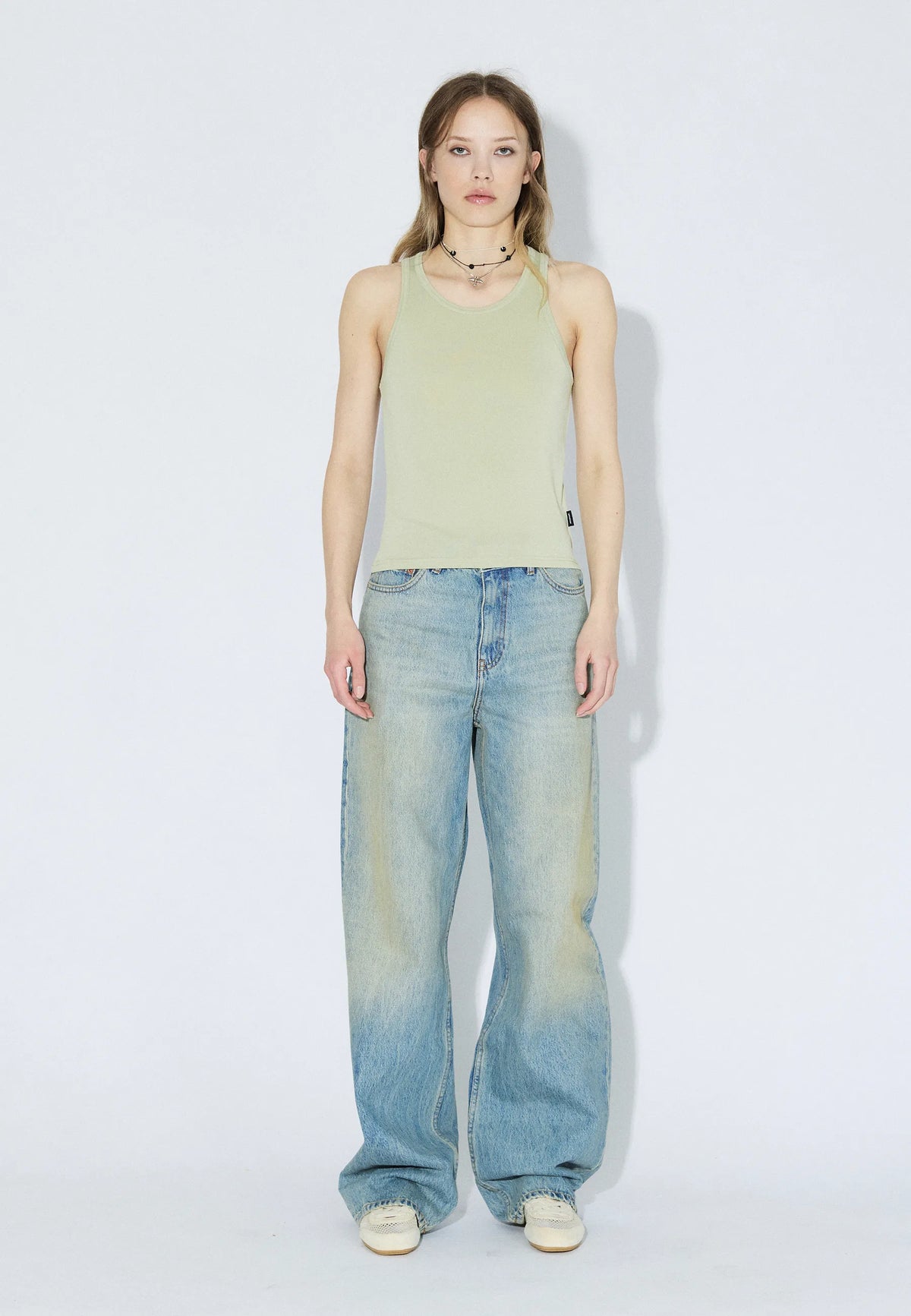 2611120BJ8_DrDenim_MellaTop_LtGreenMono_Main_W1_1