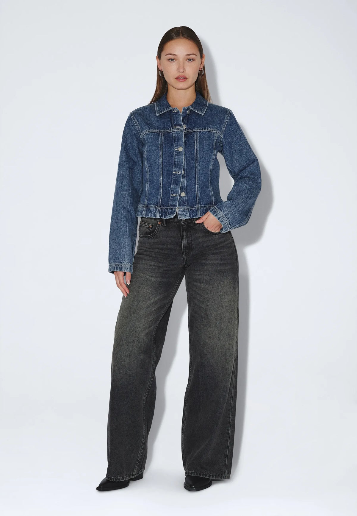 2631102M07_DrDenim_CoraJacket_DriftMidRetro_main_W1_4 1