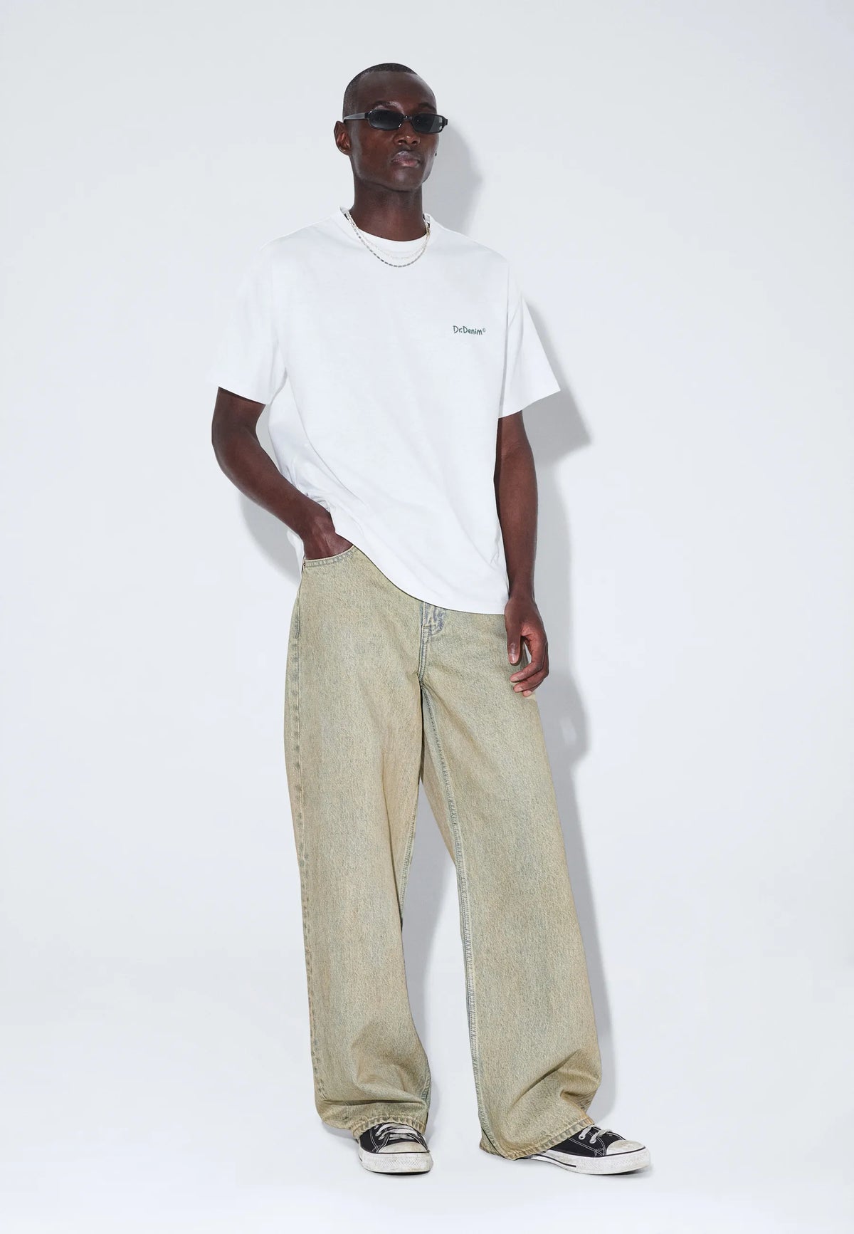 Trooper_Tee_Off_White_Flower_00410
