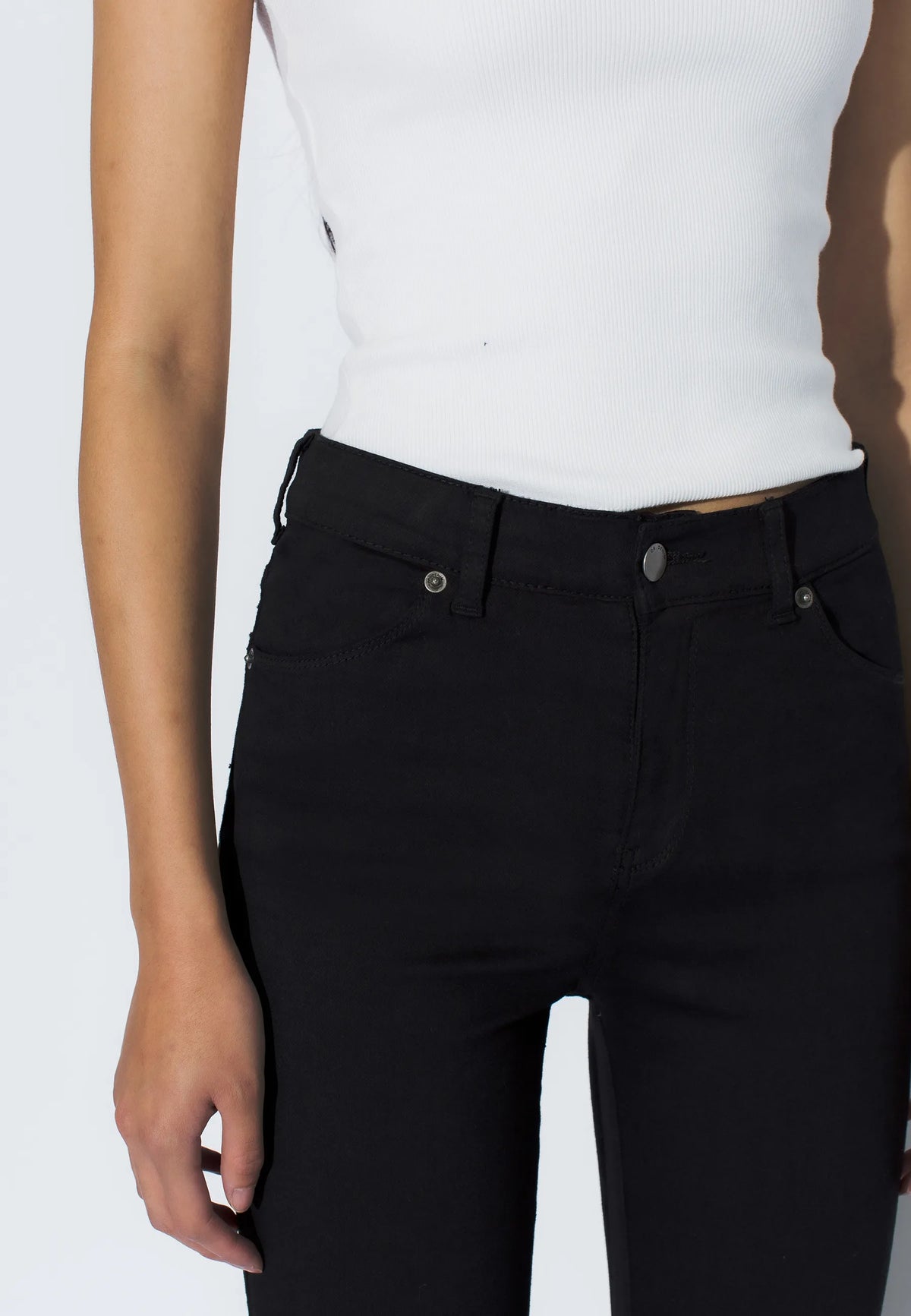 1510111101_DrDenim_LexyMidSkinny_Black_Main_W5_1