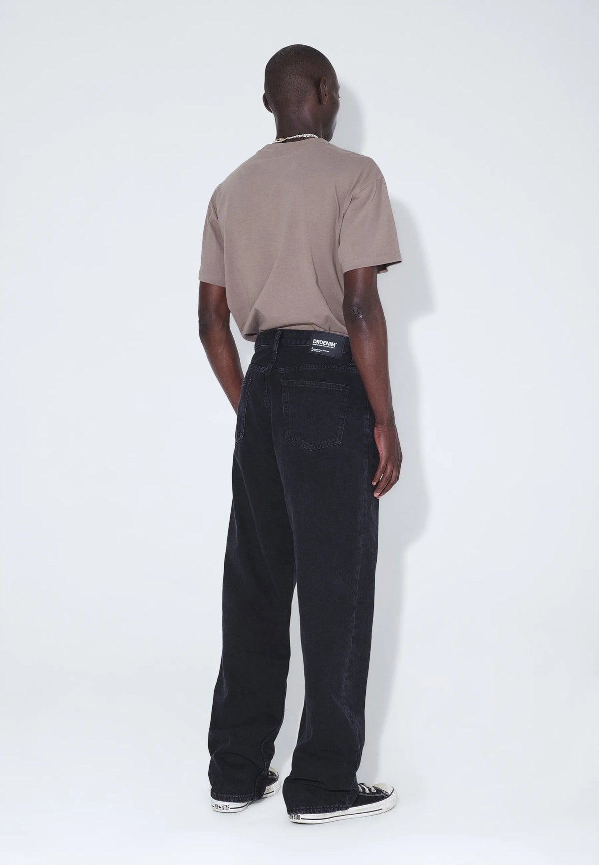 2110102A70_DrDenim_OmarRelaxed_WornBlack_Main_M2