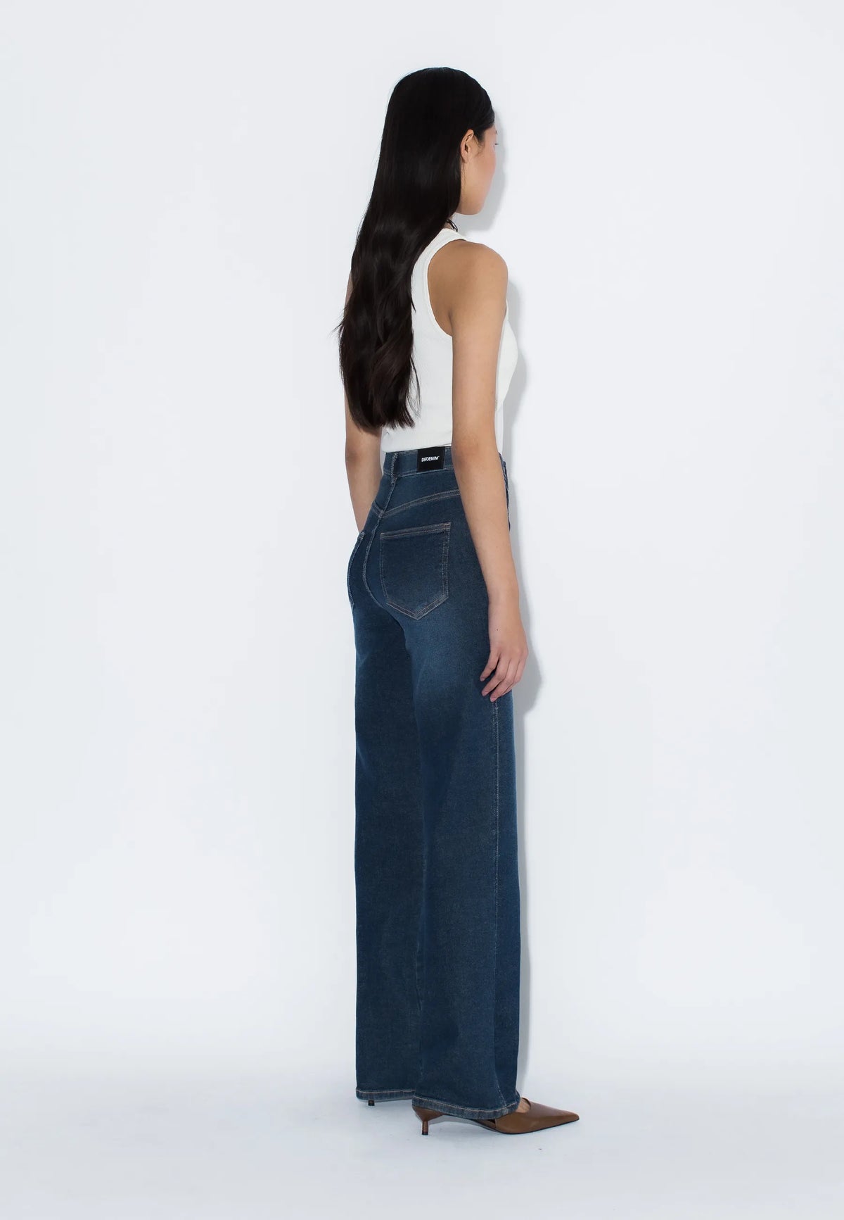 2130106U77_DrDenim_MoxyHighStraight_CapeDeepShade_Main_W2_1