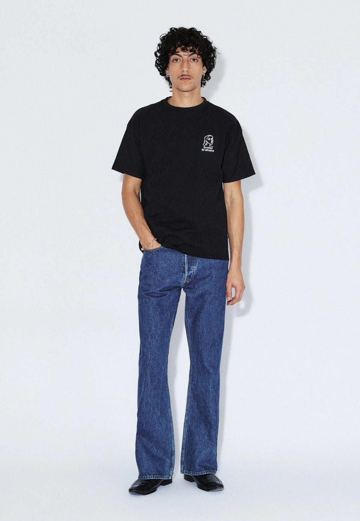 2411115BG7_DrDenim_TrooperTee_BlackDraw_Main_M1_2