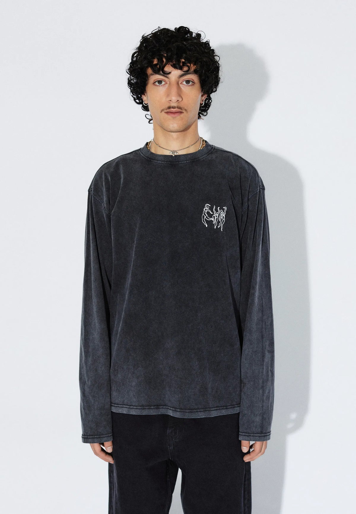 2431103BJ3_DrDenim_CaidenLongsleeve_WashedBlackDance_Main_M3_1