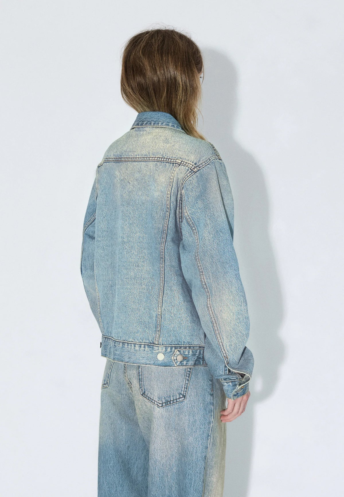 2431104L95_DrDenim_JoeyTruckerJacket_StreamSkyAged_Main_W4_1