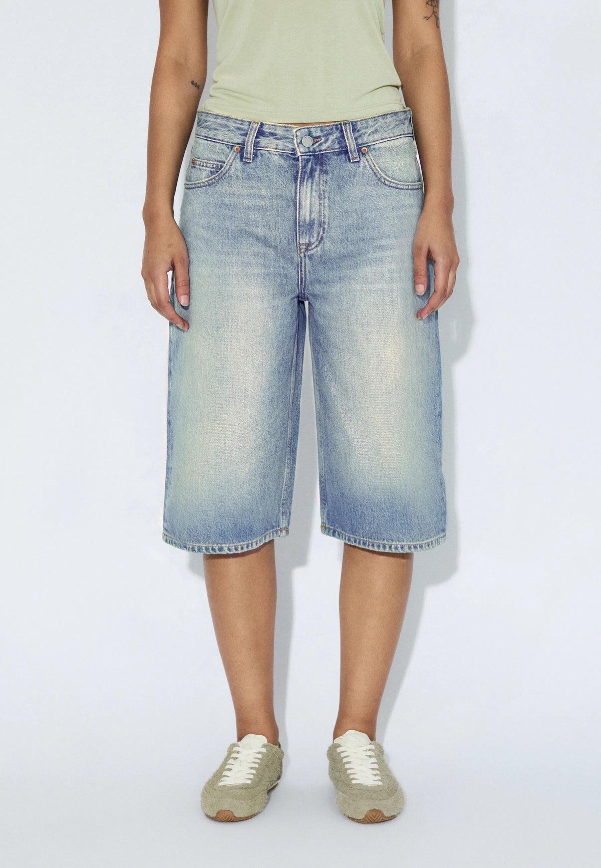 2610101L95_DrDenim_BreeShorts_StreamSkyAged_Main_W3_1