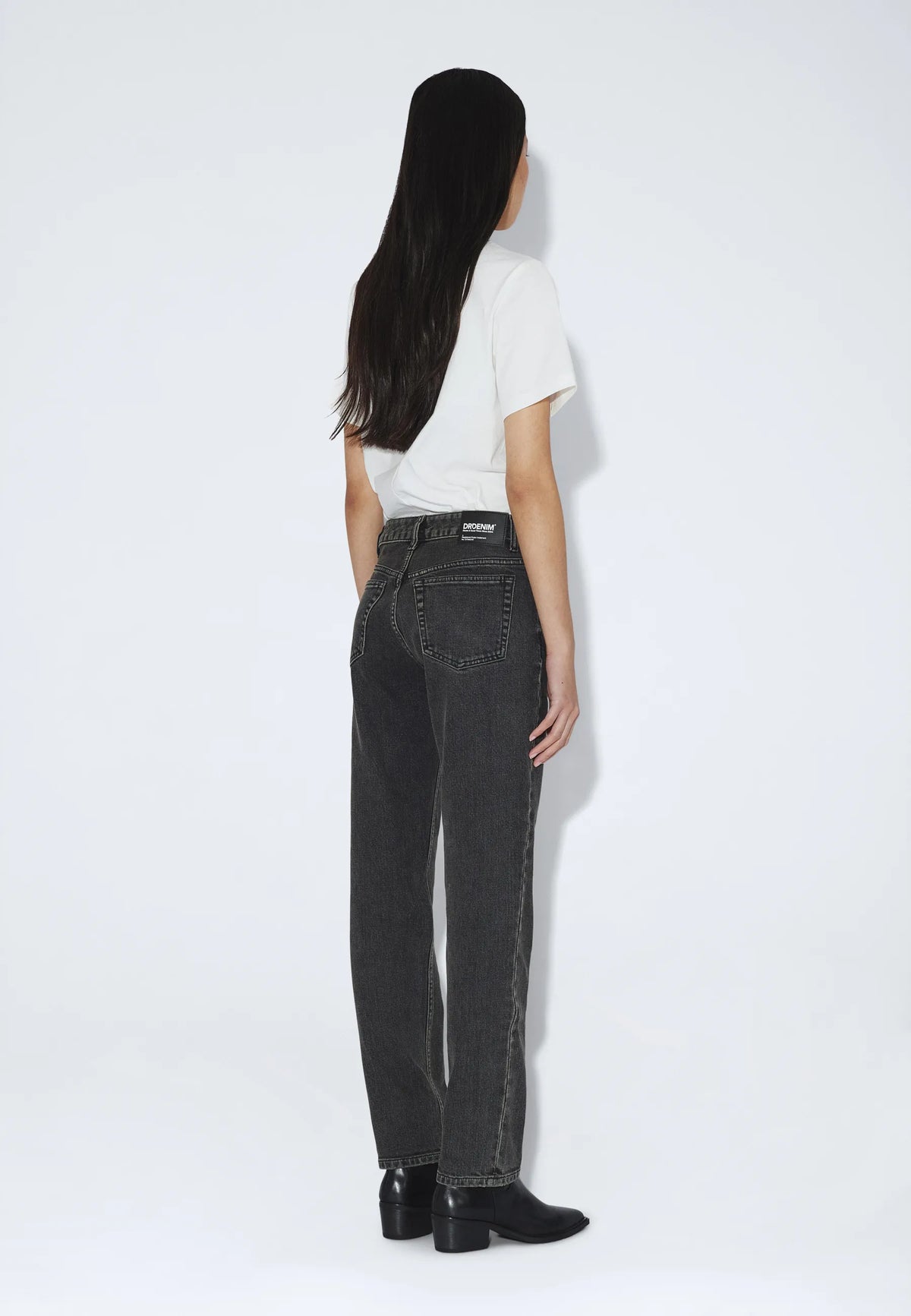 2630106L62_DrDenim_StrawMidSlim_TarAgedBlack_main_W2_1