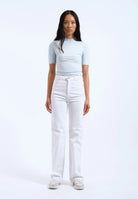 Moxy_Straight_White_3421